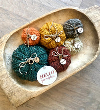 Load image into Gallery viewer, Knitted Pumpkins