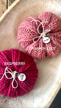 Load image into Gallery viewer, Knitted Pumpkins
