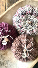 Load image into Gallery viewer, Knitted Pumpkins