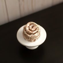 Load image into Gallery viewer, Cinnamon Bun Bubble Bar