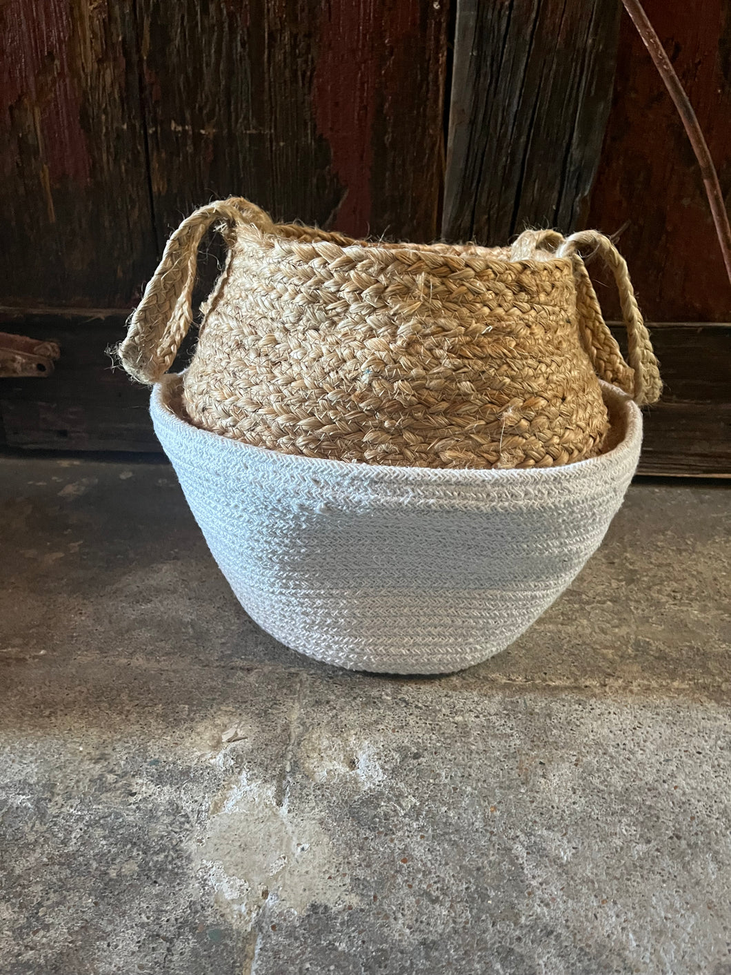 Seagrass Belly Basket-White