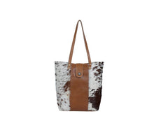 Load image into Gallery viewer, Grizzly Bear Canvas &amp; Hair-On Bag