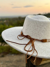 Load image into Gallery viewer, Dundee | Felt Fedora with Python Accent Band - Black &amp; White Interiors