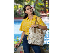 Load image into Gallery viewer, Tinges Leather Tote Bag