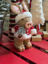 Load image into Gallery viewer, Sisal Tree Totin’ Pig