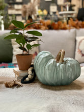 Load image into Gallery viewer, Resin Pumpkins