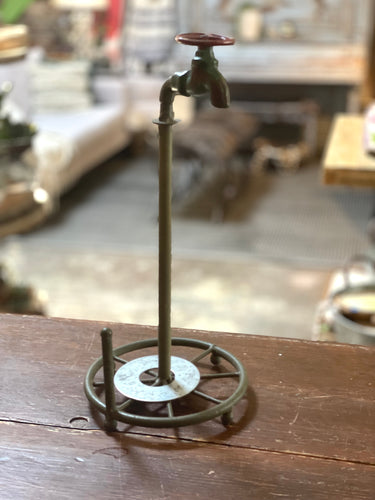 Metal Spigot Paper Towel Holder