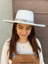 Load image into Gallery viewer, Dundee | Felt Fedora with Python Accent Band - Black &amp; White Interiors