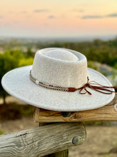 Load image into Gallery viewer, Dundee | Felt Fedora with Python Accent Band - Black &amp; White Interiors