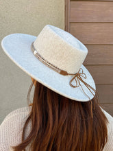 Load image into Gallery viewer, Dundee | Felt Fedora with Python Accent Band - Black &amp; White Interiors