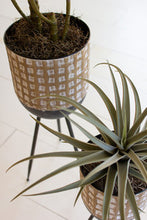 Load image into Gallery viewer, Metal Tripod Planters S/2