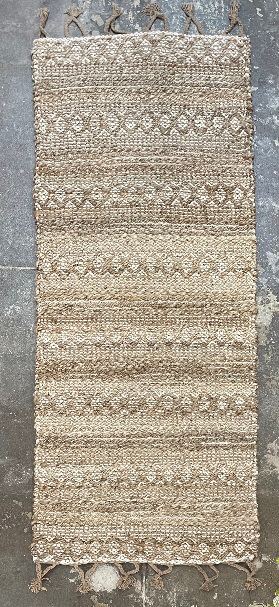 Tasseled Jute Runner