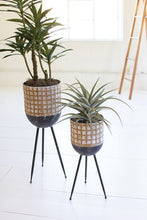 Load image into Gallery viewer, Metal Tripod Planters S/2