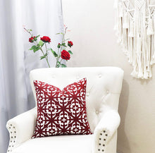 Load image into Gallery viewer, Red and White pillow cover