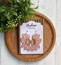 Load image into Gallery viewer, Daisy Earrings