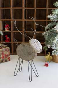 Wire and river rock deer